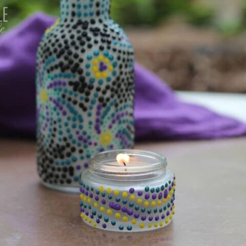 decorating glass jars and bottles with dots of paint