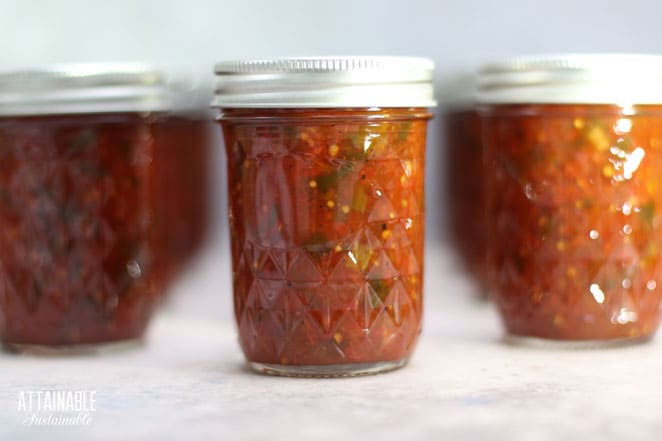 jars of tomato chutney