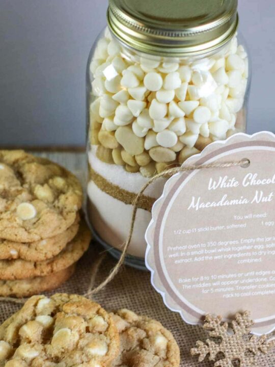 Cookies in a Jar for Easy Gift Giving - Attainable Sustainable®