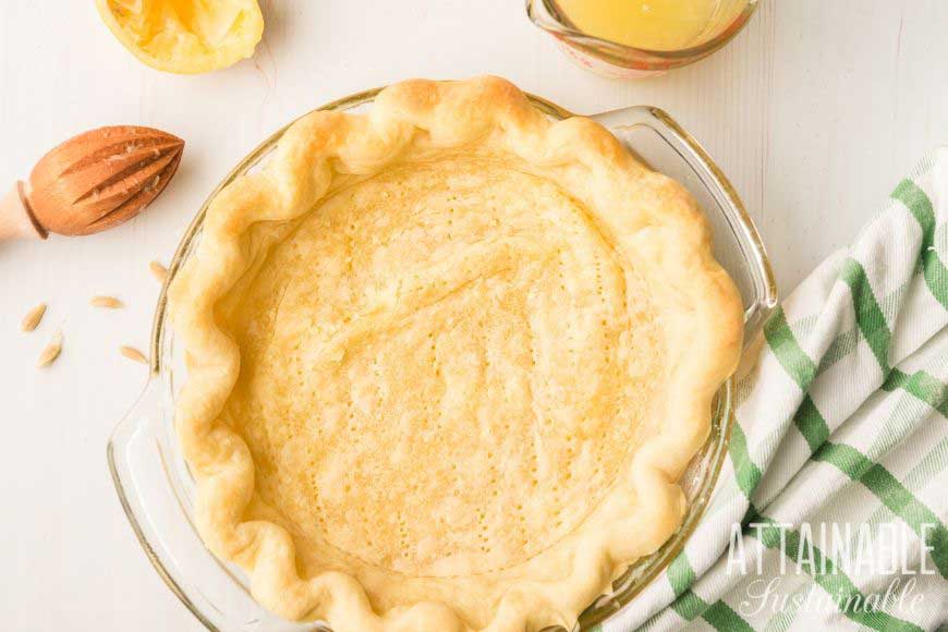 pie crust recipe in a glass pie pan
